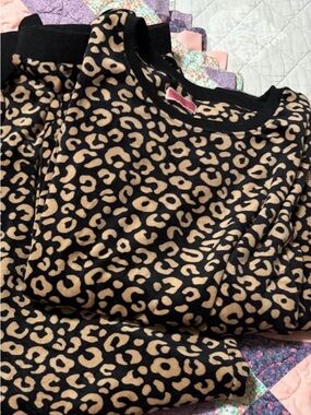 Kate Spade leopard velour pajama set, size L.